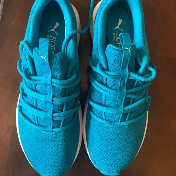 Women's Puma Trainers - Picture 2 of 8